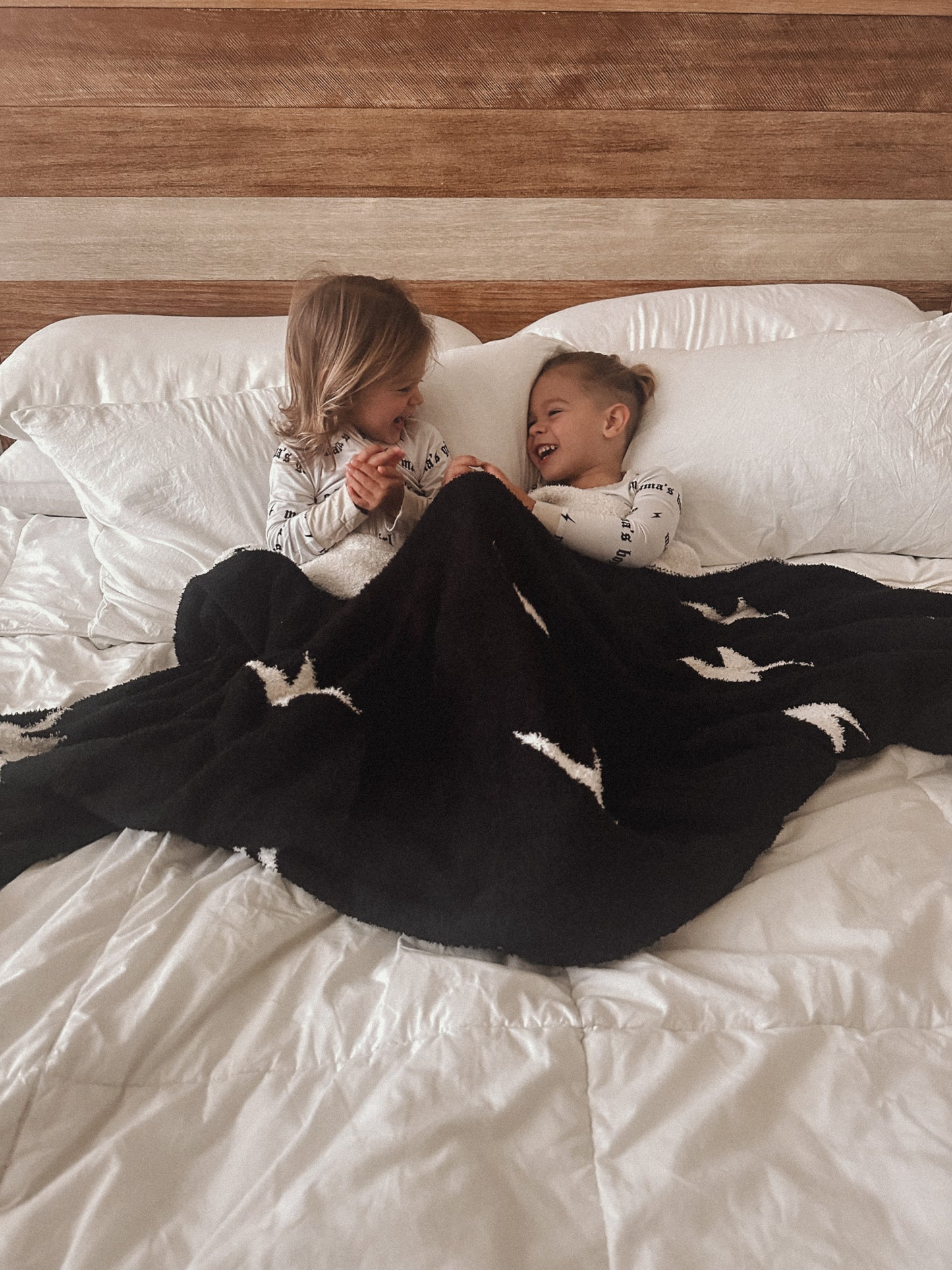 Cloudsoft adult bolt blanket