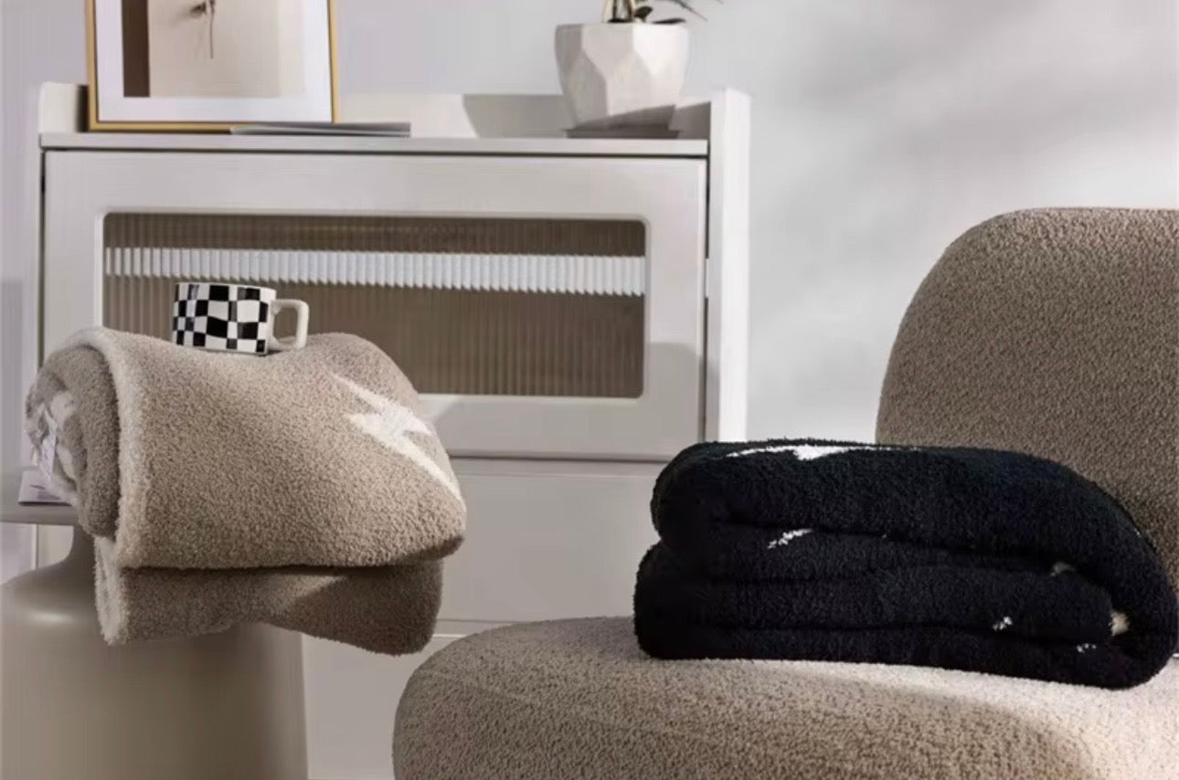 Cloudsoft adult bolt blanket