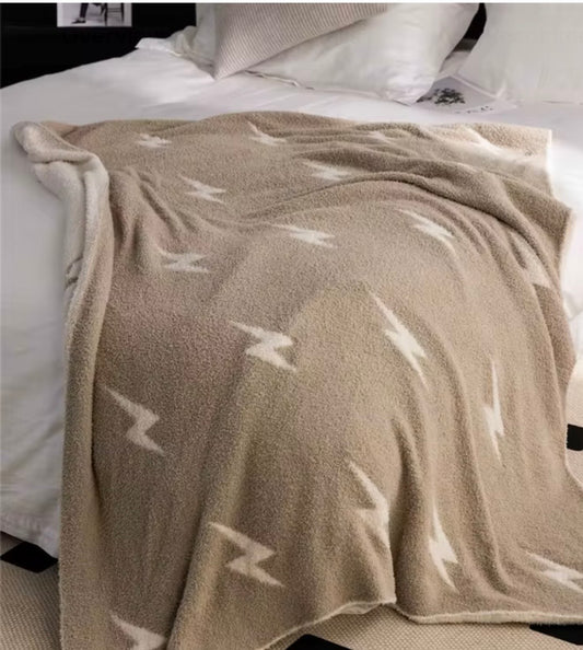 Cloudsoft adult bolt blanket